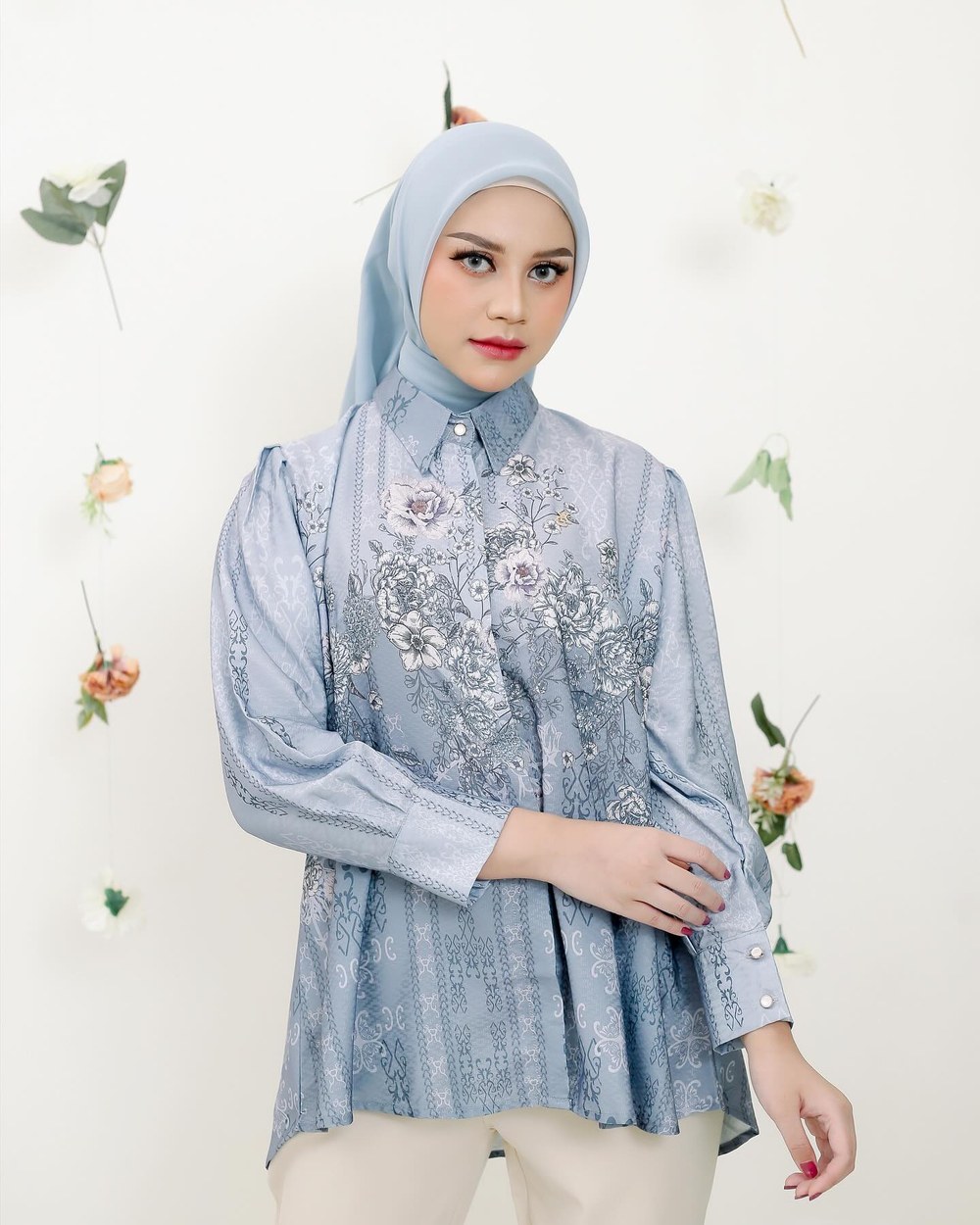 Laras Embroidered Tunic foto 2